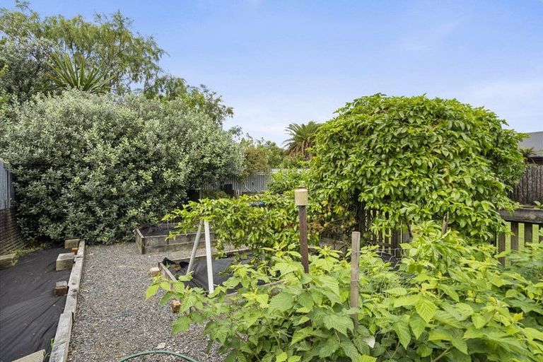 Photo of property in 298 Shakespeare Street, Leamington, Cambridge, 3432