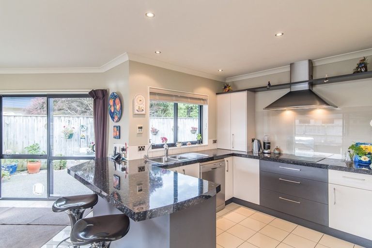 Photo of property in 7 Datum Way, Paraparaumu, 5032