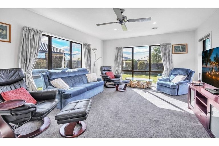 Photo of property in 9 Taiwhenua Street, Rangiora, 7400