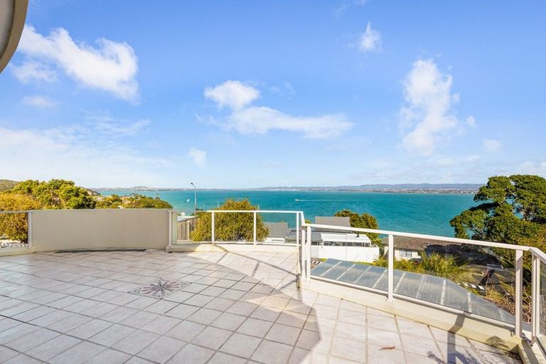 Photo of property in 9 Brigantine Drive, Beach Haven, Auckland, 0626
