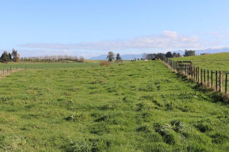 Photo of property in 671 Cornwall Road, East Taratahi, Carterton, 5887