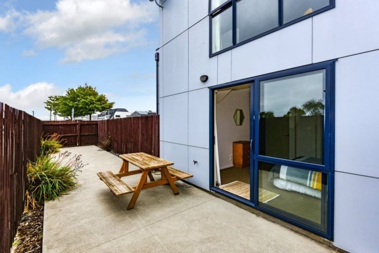 Photo of property in 3/75 Thackeray Place, Waltham, Christchurch, 8023