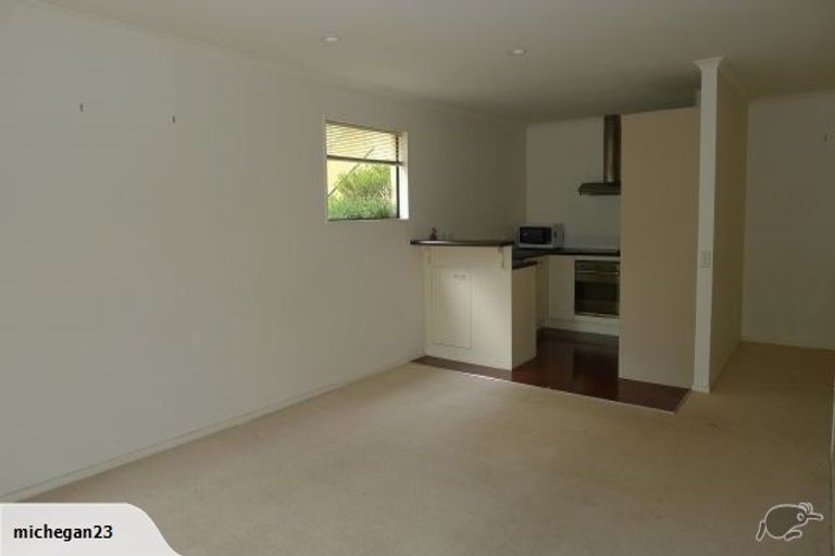 Photo of property in 25 Ballantrae Place, Thorndon, Wellington, 6011