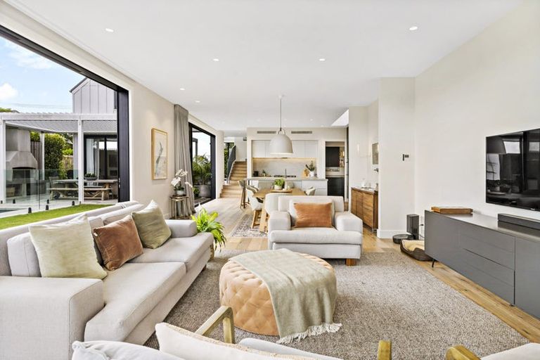 Photo of property in 71a Ngataringa Road, Devonport, Auckland, 0624