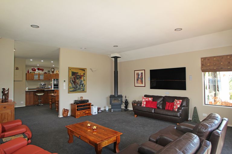 Photo of property in 17 Charles Street, Weston, Oamaru, 9401