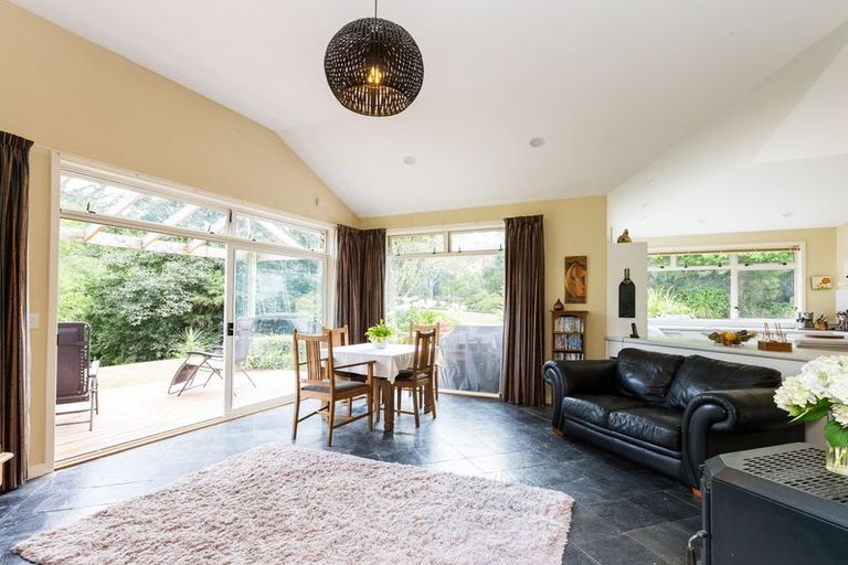 Photo of property in 6 Polson Hill Drive, Aokautere, Palmerston North, 4471