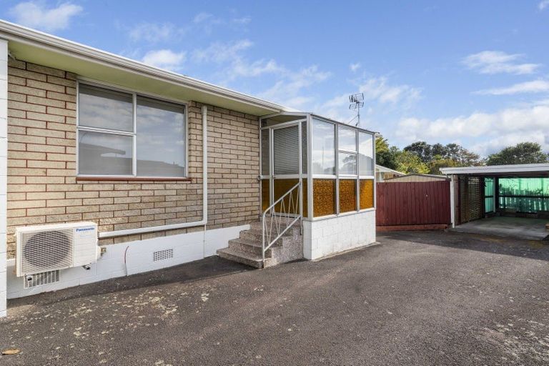 Photo of property in 2/4 Severn Place, Spotswood, New Plymouth, 4310