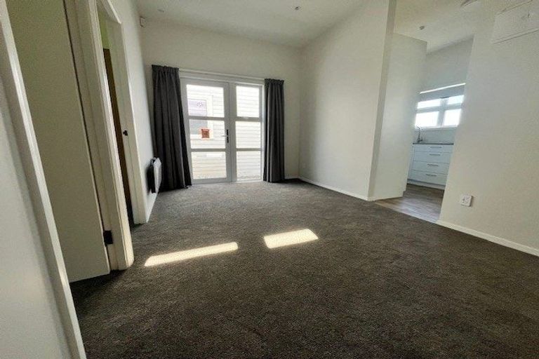 Photo of property in 23 Queens Drive, Kilbirnie, Wellington, 6022