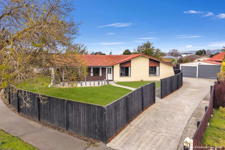 Photo of property in 12 Mchaffies Place, Wainoni, Christchurch, 8061