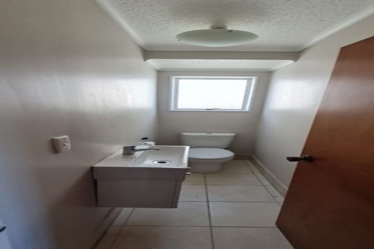 Photo of property in 60 Percy Dyett Drive, Karori, Wellington, 6012