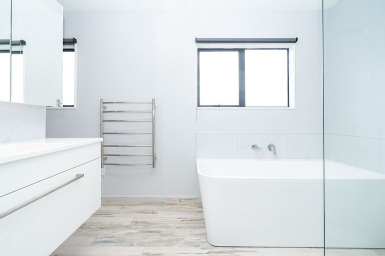 Photo of property in 4 Myrlene Place, Nawton, Hamilton, 3200