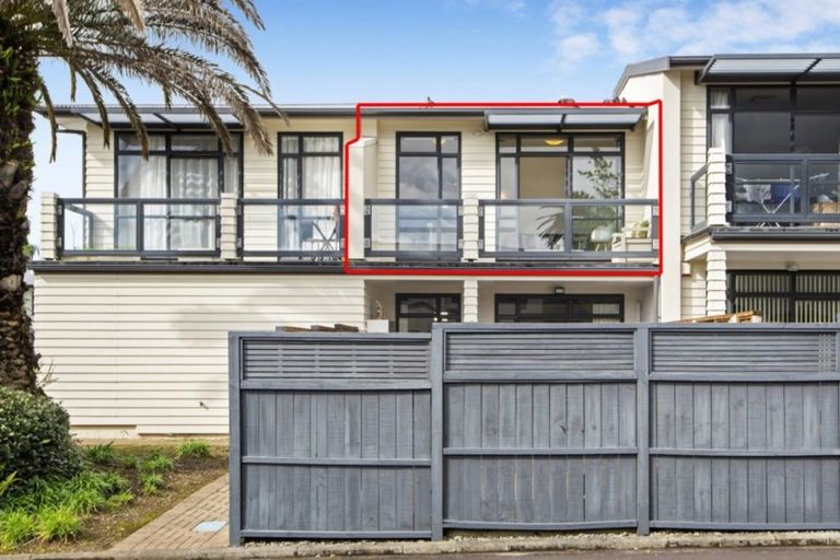 Photo of property in 127/2 Armoy Drive, East Tamaki, Auckland, 2016