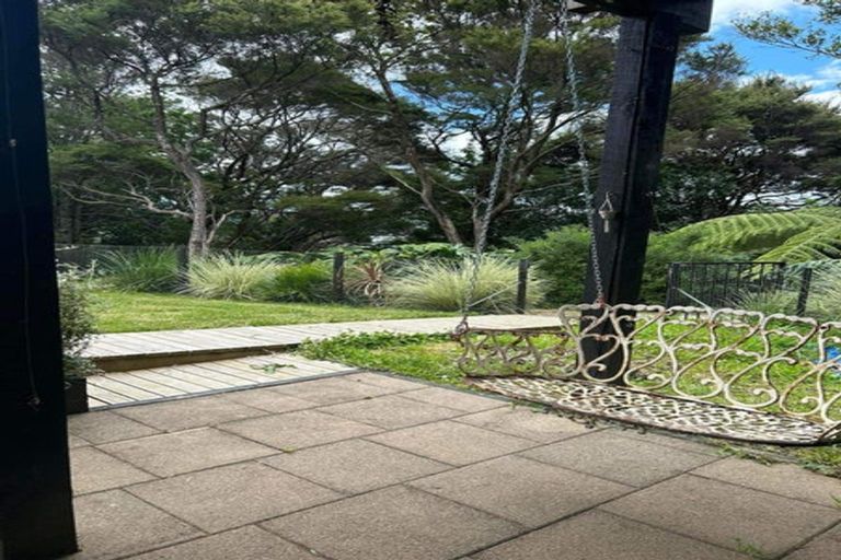 Photo of property in 56 Valley View Road, Glenfield, Auckland, 0629