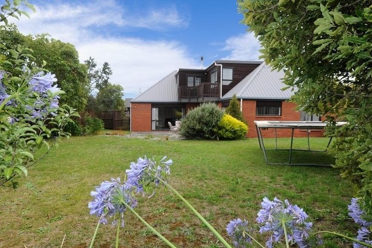 Photo of property in 6 Addison Place, Halswell, Christchurch, 8025