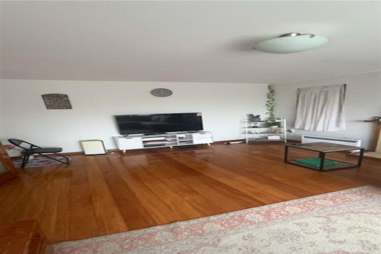 Photo of property in 4 Binsted Road, New Lynn, Auckland, 0600