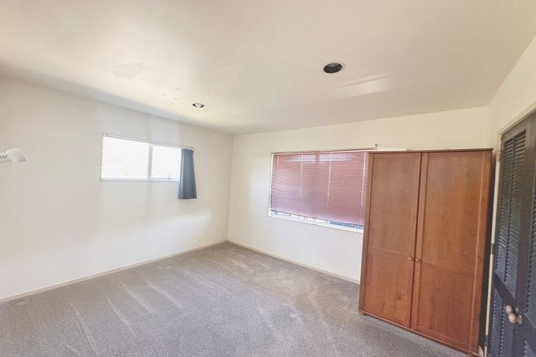 Photo of property in 4/70 West Coast Road, Glen Eden, Auckland, 0602