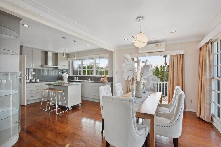 Photo of property in 32 Glenmore Road, Sunnyhills, Auckland, 2010