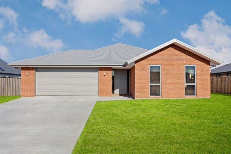 Photo of property in 8 Denton Street, Amberley, 7410