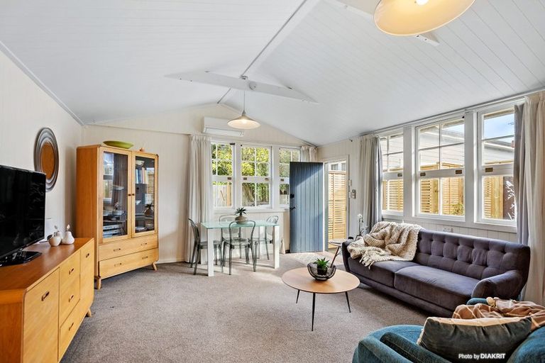 Photo of property in 25 Daniel Street, Martinborough, 5711