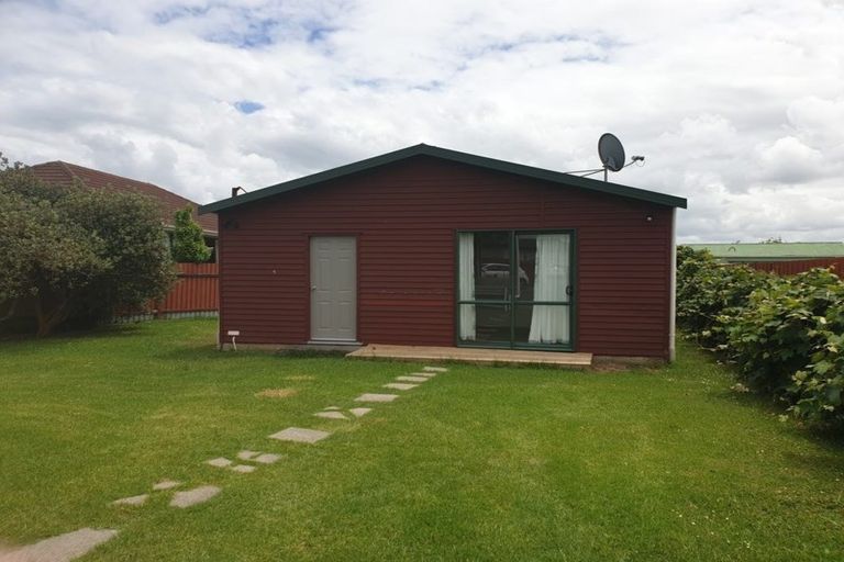 Photo of property in 24 Growers Lane, Mangere East, Auckland, 2024