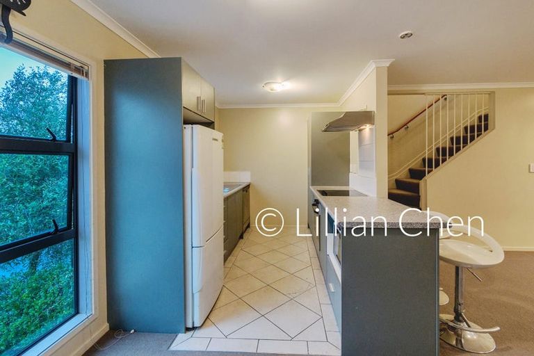 Photo of property in 13 Barnea Circle, Glen Eden, Auckland, 0602