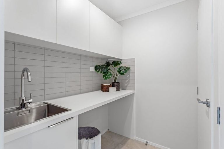 Photo of property in 19 Hema Road, Hobsonville, Auckland, 0616