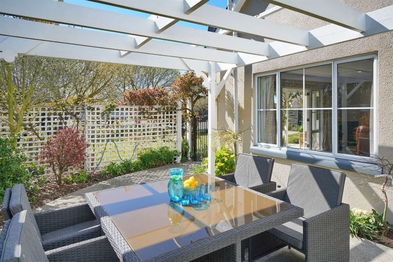 Photo of property in 33 Taranaki Drive, Woodend, 7610