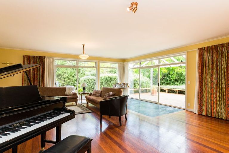 Photo of property in 6 Polson Hill Drive, Aokautere, Palmerston North, 4471