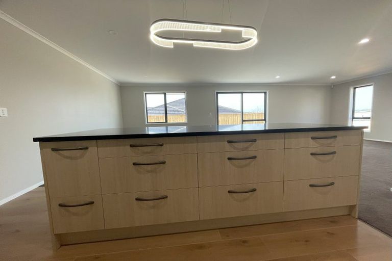 Photo of property in 17 Pipi Crescent, Tuakau, 2121