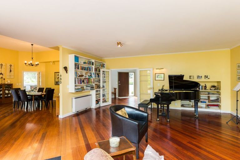 Photo of property in 6 Polson Hill Drive, Aokautere, Palmerston North, 4471