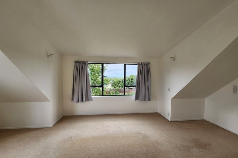 Photo of property in 1 Lindis Close, Kelson, Lower Hutt, 5010