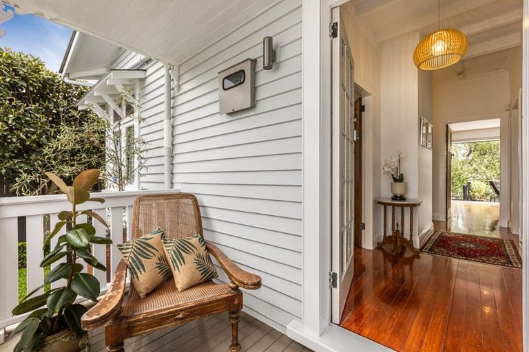 Photo of property in 19 Western Springs Road, Morningside, Auckland, 1021
