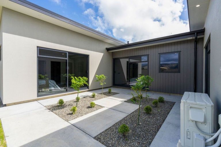 Photo of property in 26 Phoenix Palms Grove, Levin, 5510