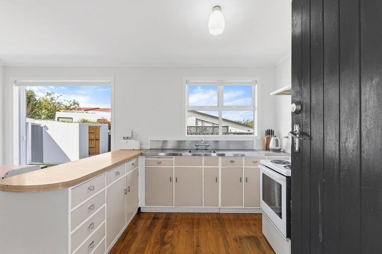 Photo of property in 27 Young Street, Morrinsville, 3300