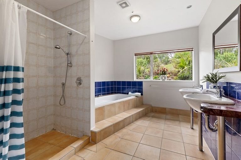 Photo of property in 20 Chester Avenue, Greenhithe, Auckland, 0632