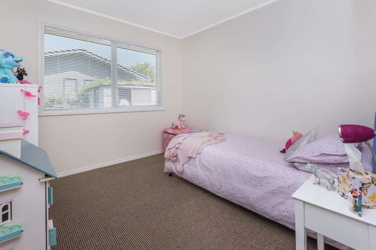 Photo of property in 24 Tyrian Close, Half Moon Bay, Auckland, 2012