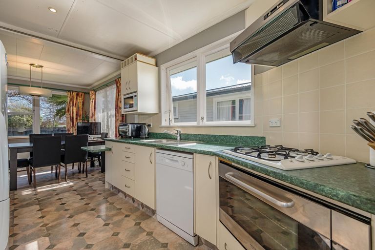 Photo of property in 22 Rhodes Drive, Kelvin Grove, Palmerston North, 4414