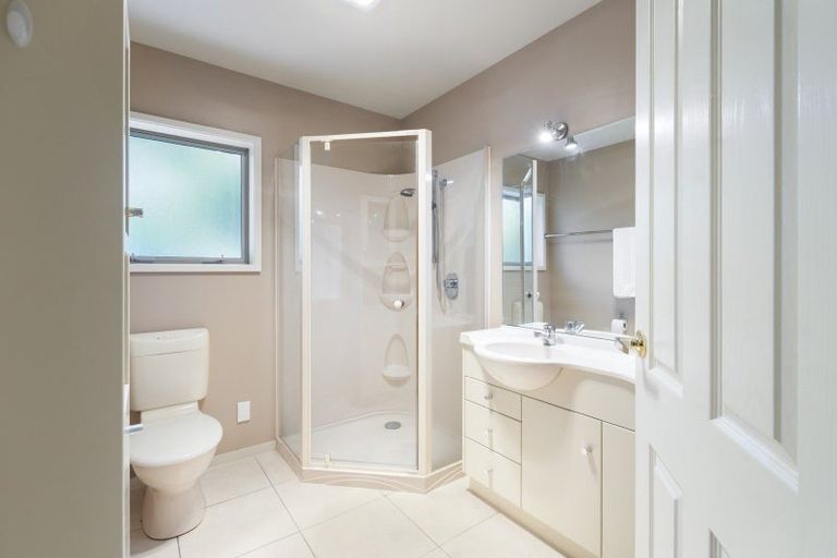 Photo of property in 98 Polson Hill Drive, Aokautere, Palmerston North, 4471