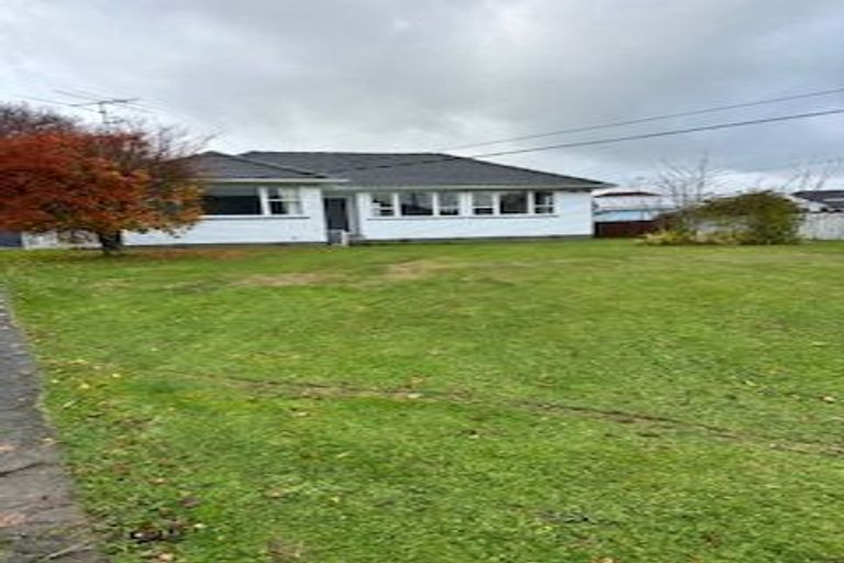 Photo of property in 3 Robertson Street, Elderslea, Upper Hutt, 5018