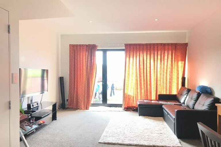 Photo of property in 9 Walsh Road, Papakura, 2110