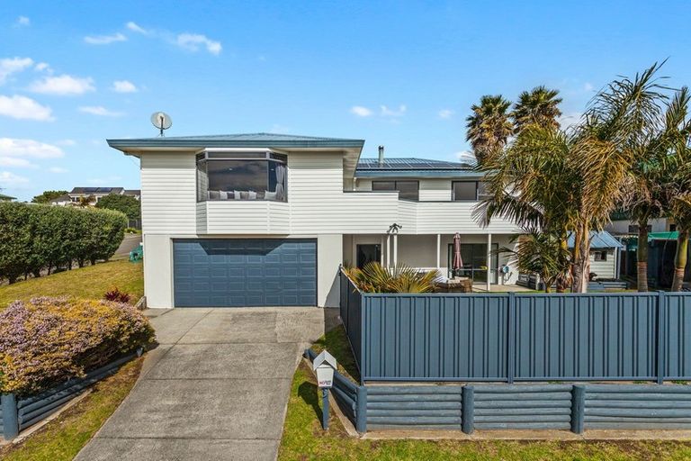 Photo of property in 2 Panorama Place, Coastlands, Whakatane, 3120