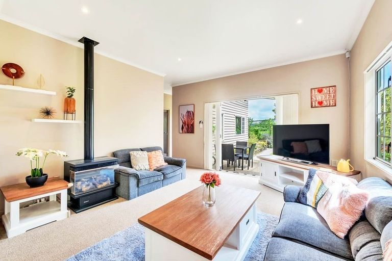 Photo of property in 12 Mulvaney Crescent, Henderson, Auckland, 0612