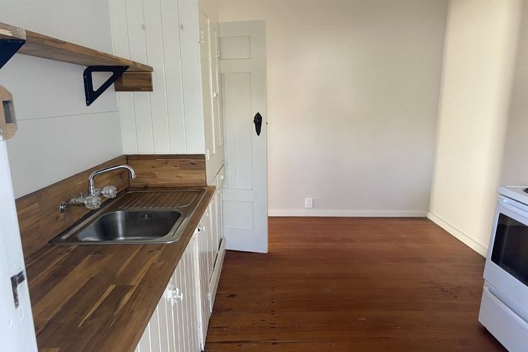 Photo of property in 20 Ludlam Crescent, Woburn, Lower Hutt, 5010