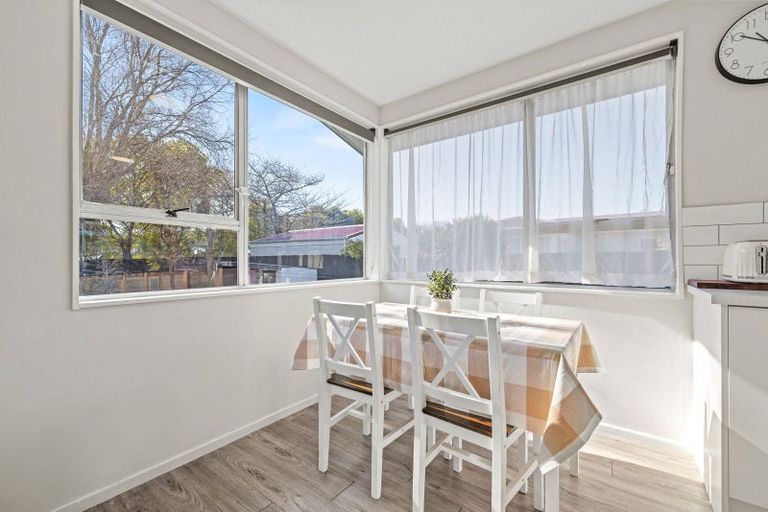 Photo of property in 21 Besant Place, Avondale, Christchurch, 8061