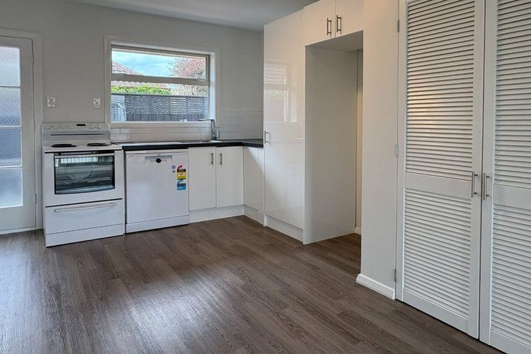 Photo of property in 4/28 Aikmans Road, Merivale, Christchurch, 8014