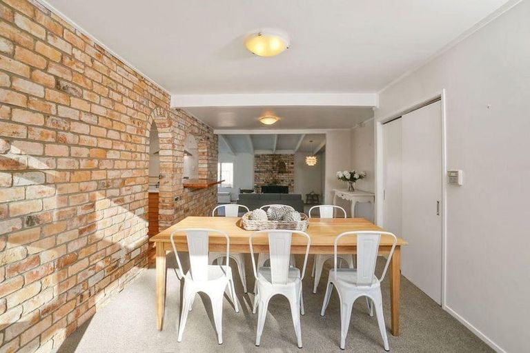 Photo of property in 72 Matua Road, Huapai, Kumeu, 0810