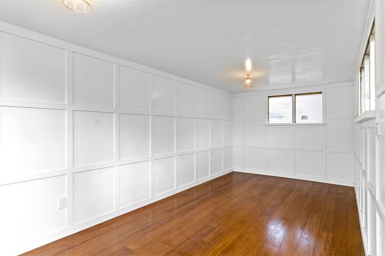 Photo of property in 4 Greenaway Place, Martinborough, 5711