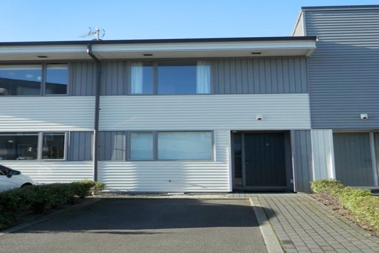 Photo of property in 9/2 Stone Street, Miramar, Wellington, 6022