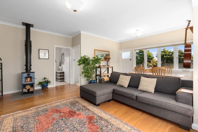 Photo of property in 19 Main Road, Titahi Bay, Porirua, 5022