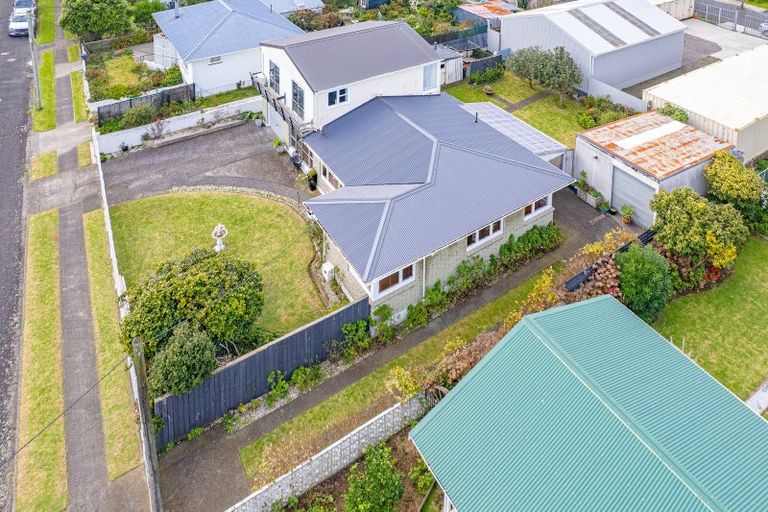 Photo of property in 39 Victoria Street, Patea, 4520